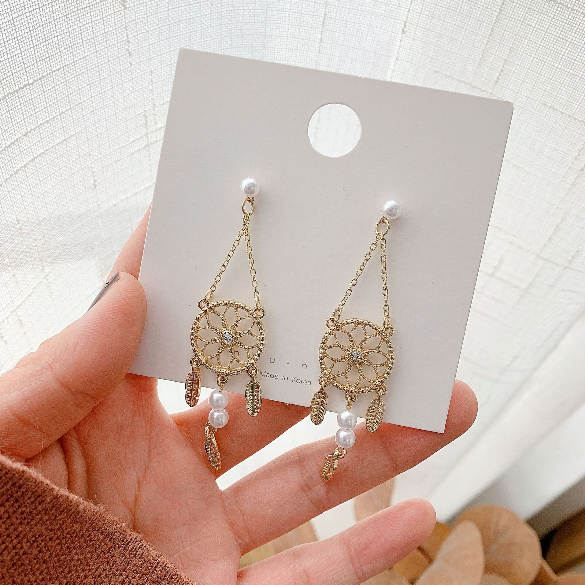 Hollow Flower Ring Feather Long Retro Long Pearl Flower Earrings